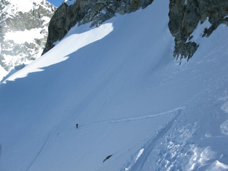 Paul skinning below the Bertol refuge