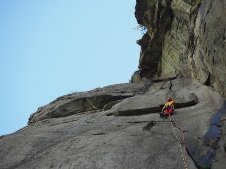 Bolted crack climbing - a superb route in the Aosta Valley