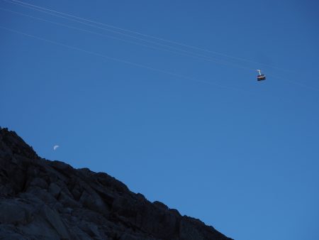 The lift is nearby, and serves to remind you of the easier way up to the Aiguille du Midi.