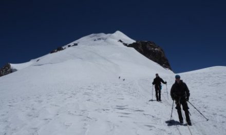 Full moon and mild on Mont Blanc
